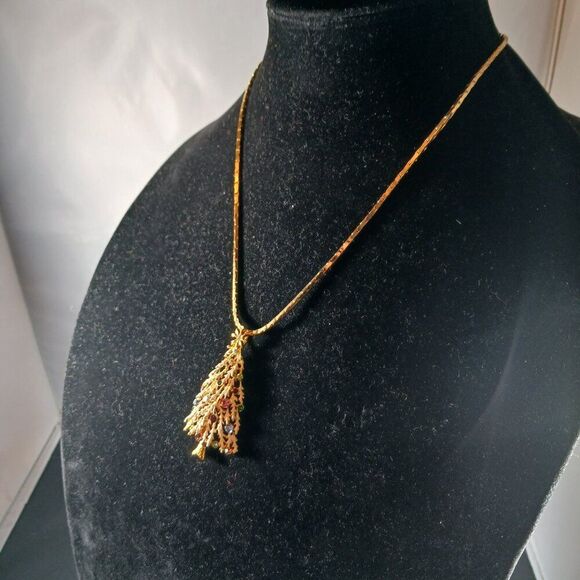 Vintage 70's Costume Jewelry Gold Tone Chain Pedant Necklace - Picture 3 of 10